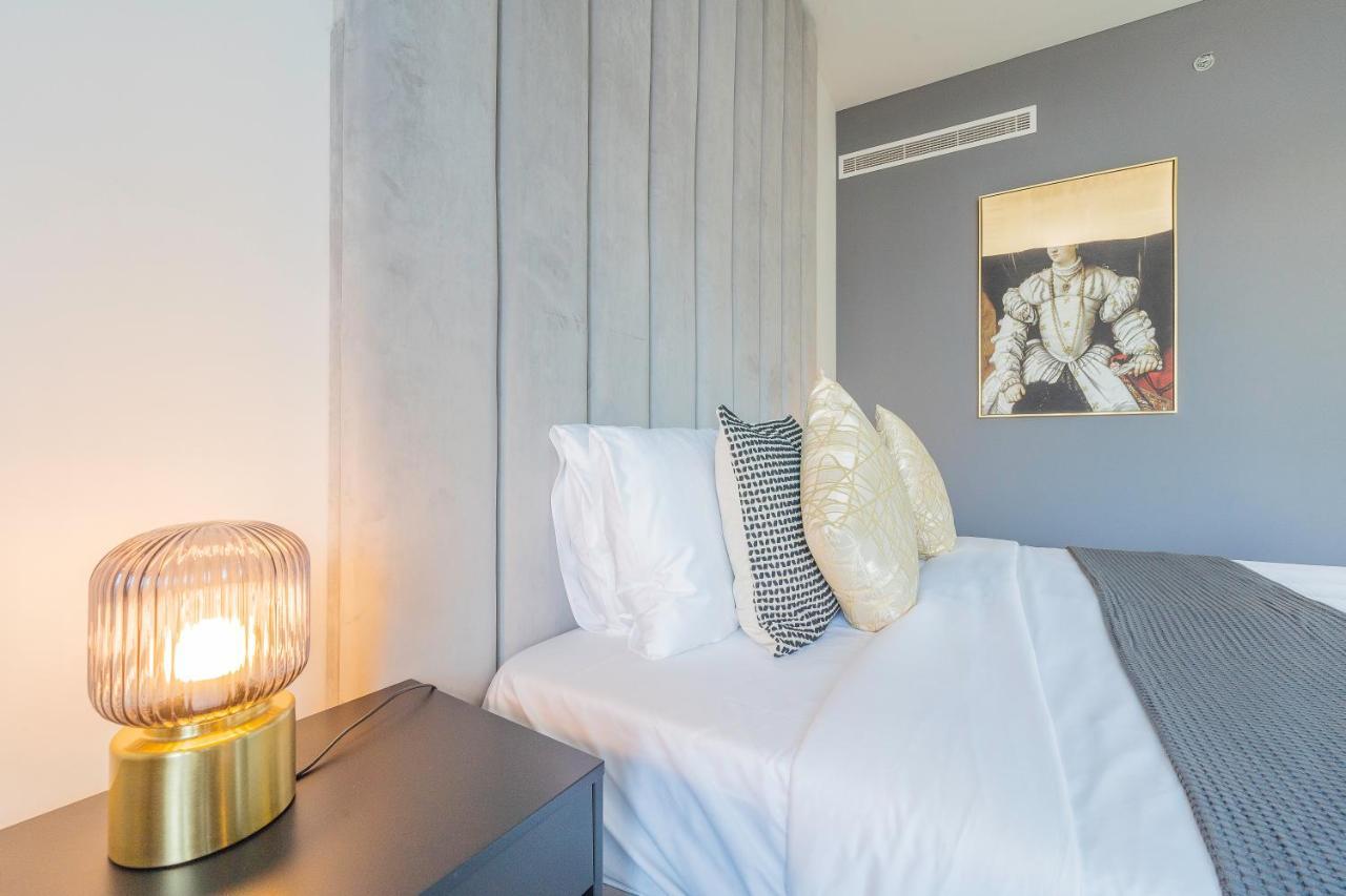 Nouveau Art Deco 3Br With Burj & Canal Views Dubai Buitenkant foto
