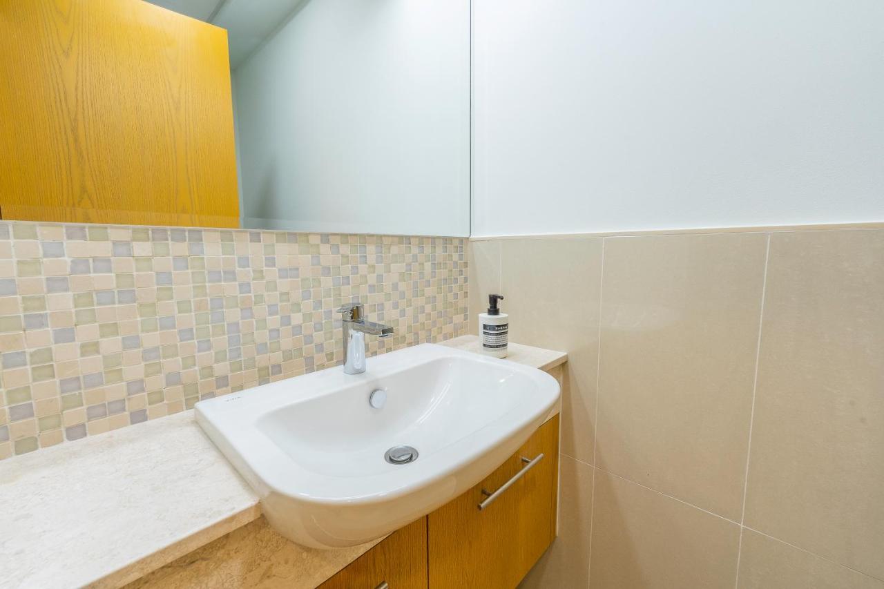 Nouveau Art Deco 3Br With Burj & Canal Views Dubai Buitenkant foto